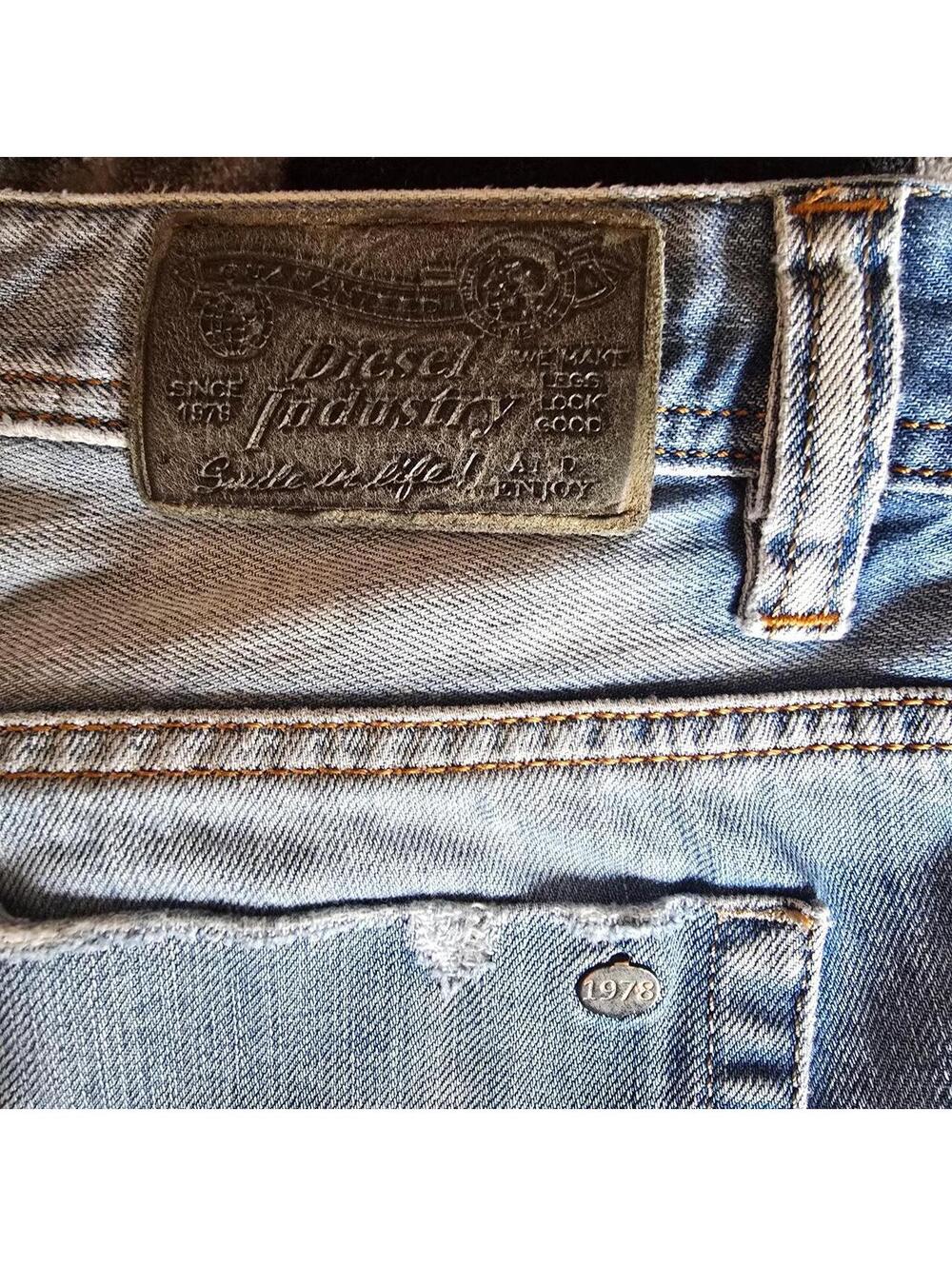 Diesel Viker Grunge Straight Leg Jeans